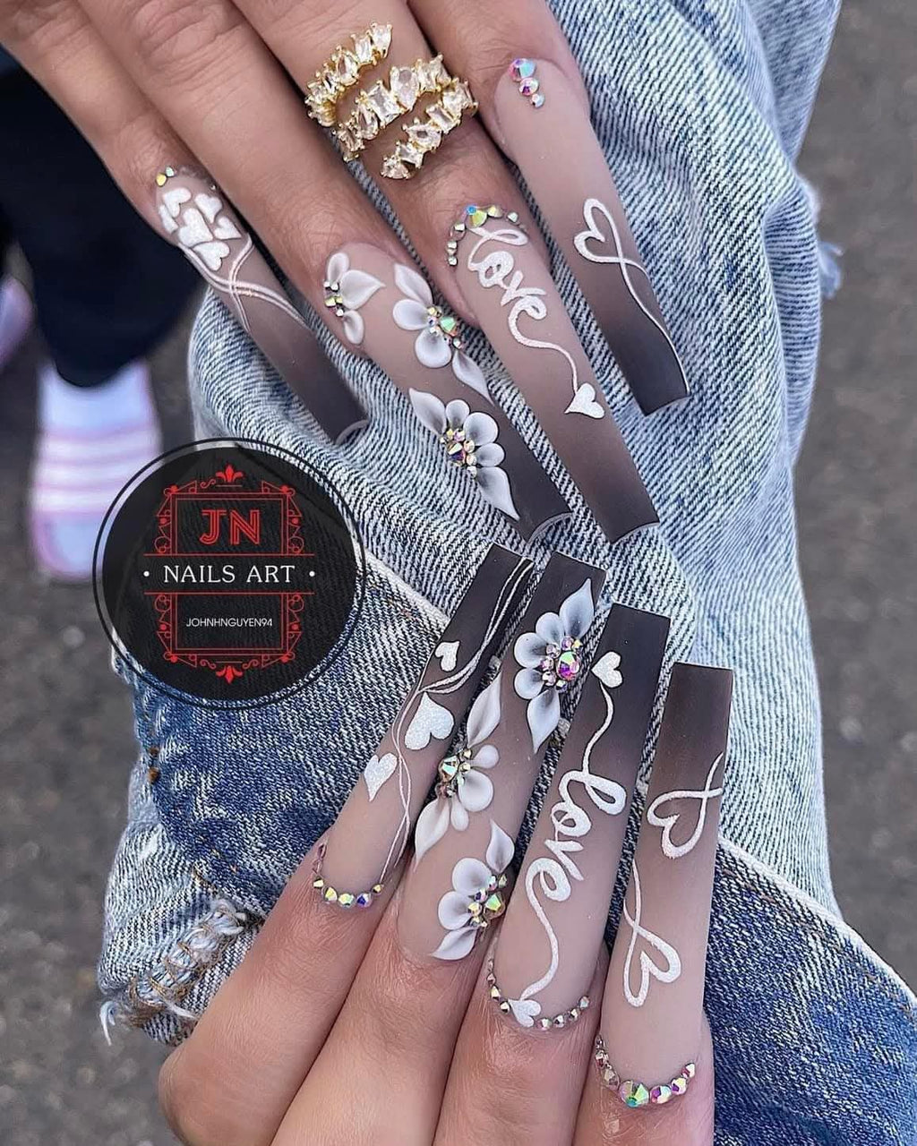 Press on nails