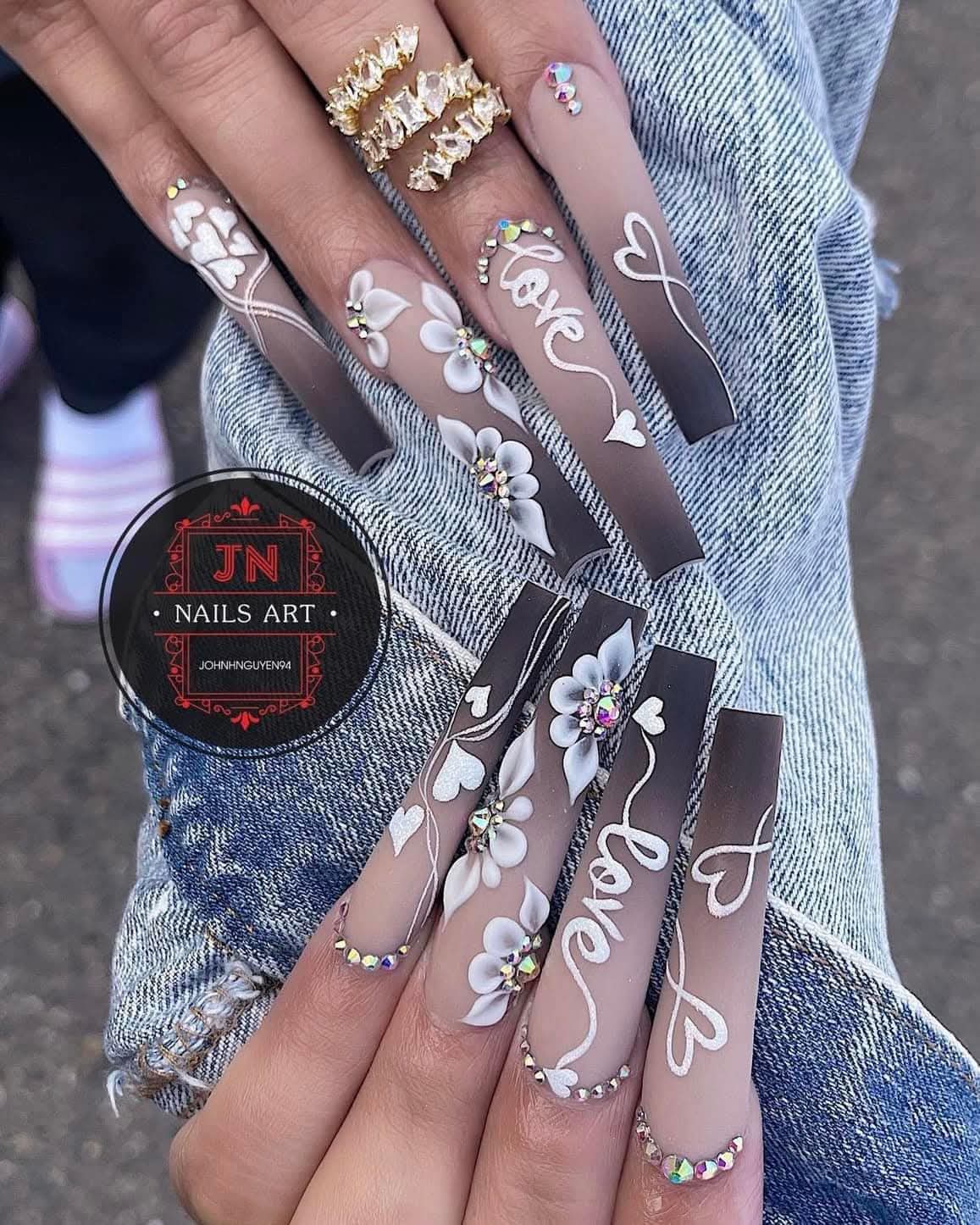 Press on nails